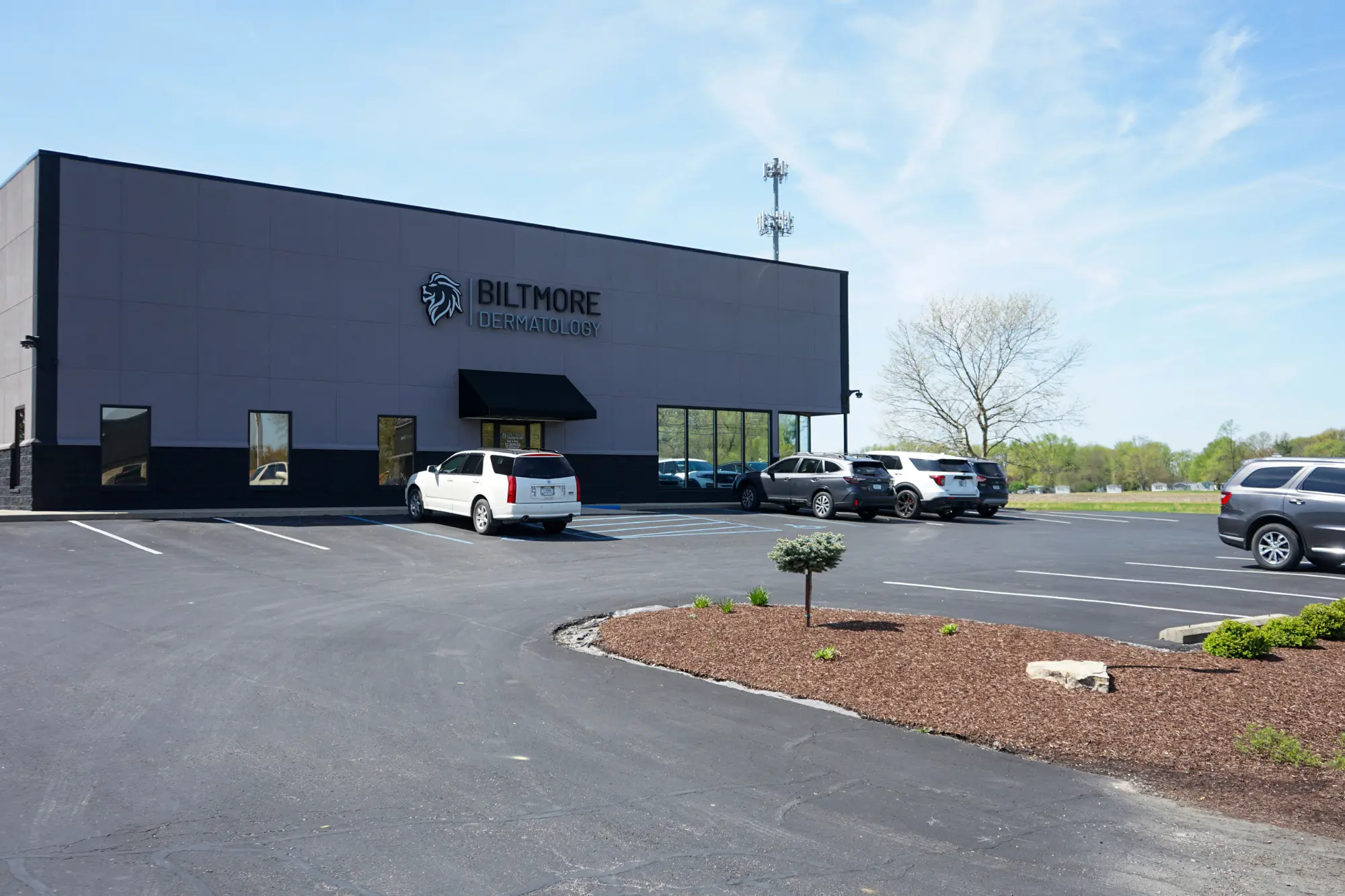 Biltmore Dermatology parking lot and building!